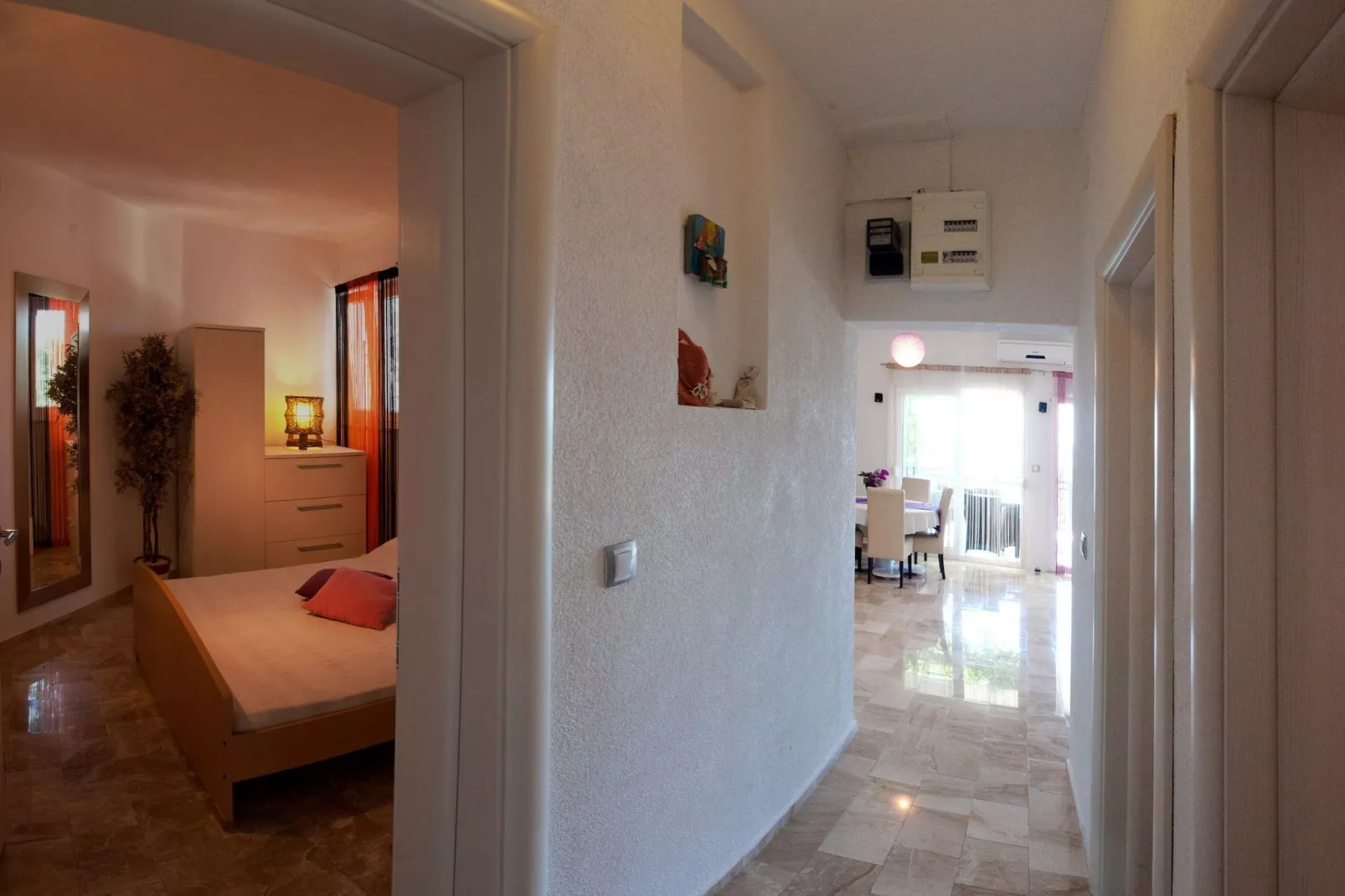 Wonderful Visinisce Apartments with Terrace and Sea Views - Standard Two Bedroom Apartment  (Owner 1) - Slaapkamer