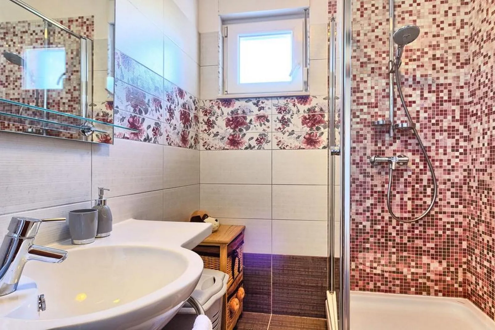 Luxury Apartment Okrug Gornji with Sea View and Pool - Three Bedroom Apartment with Sea View and Pool - Badkamer