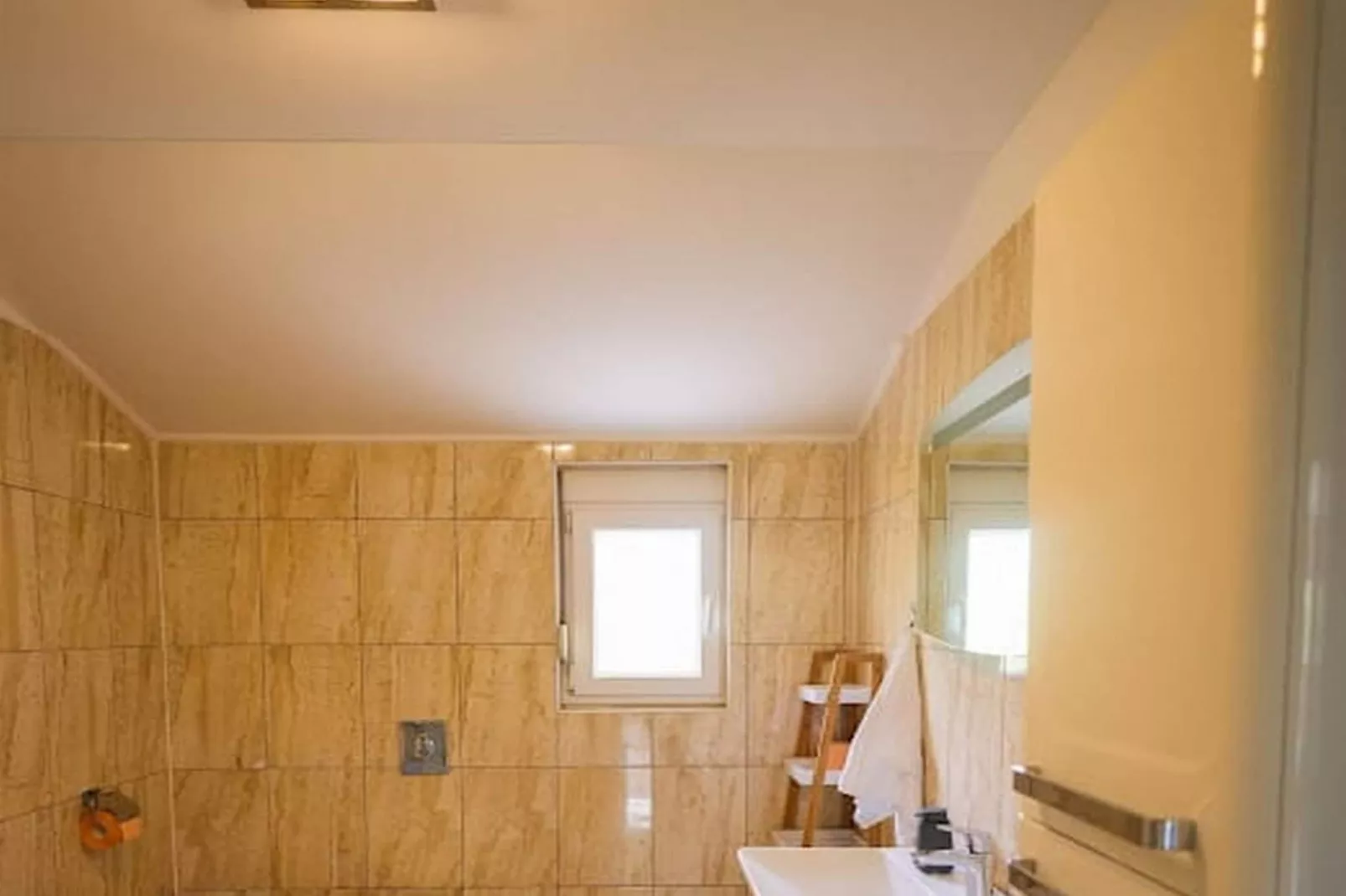 Exclusive Elegant Villa with Pool in Kastel Novi - Seven Bedroom Villa with Pool - Badkamer