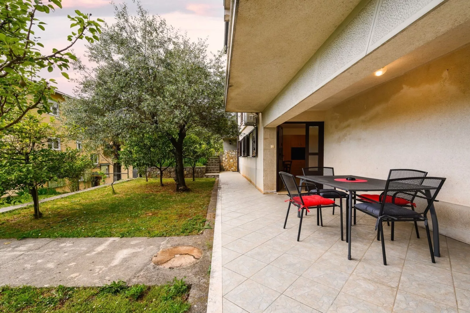Charming Lovran Apartments with Wonderful Sea View - Two Bedroom Apartment - Buitenlucht
