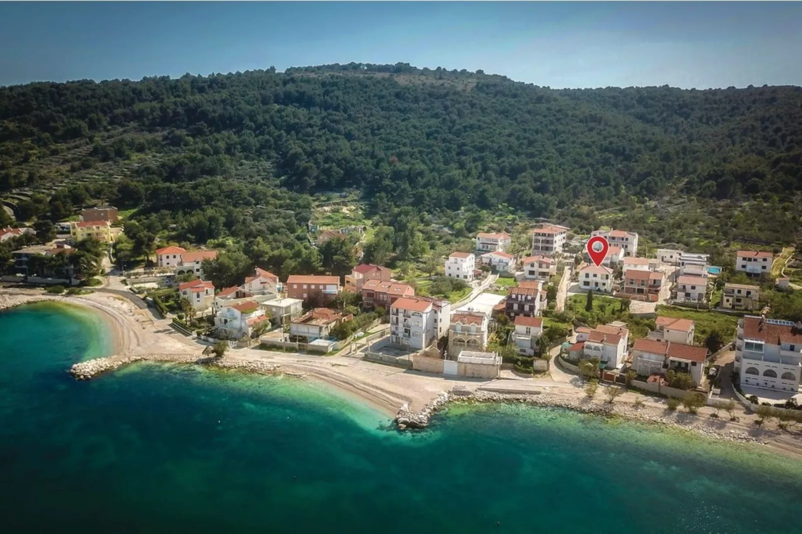 Cozy Beachfront Holiday Home Slatine - Five Bedroom Holiday Home with Terrace and Sea View - Buitenlucht