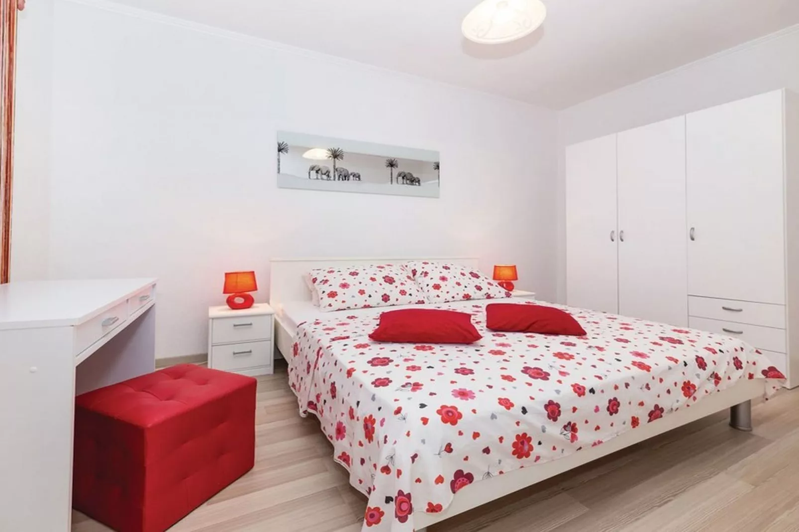 Mediterranean Stylish Villa with Pool in Kastel Stari - Six Bedroom Villa with Pool - Slaapkamer