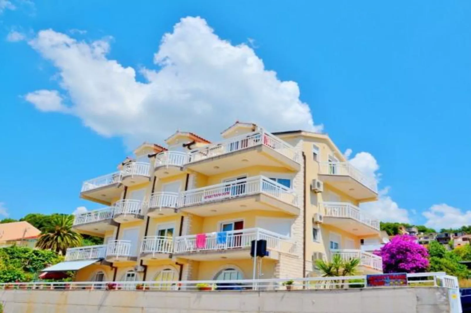 Villa Tomi - Standard One Bedroom Apartment (8) - Buitenlucht