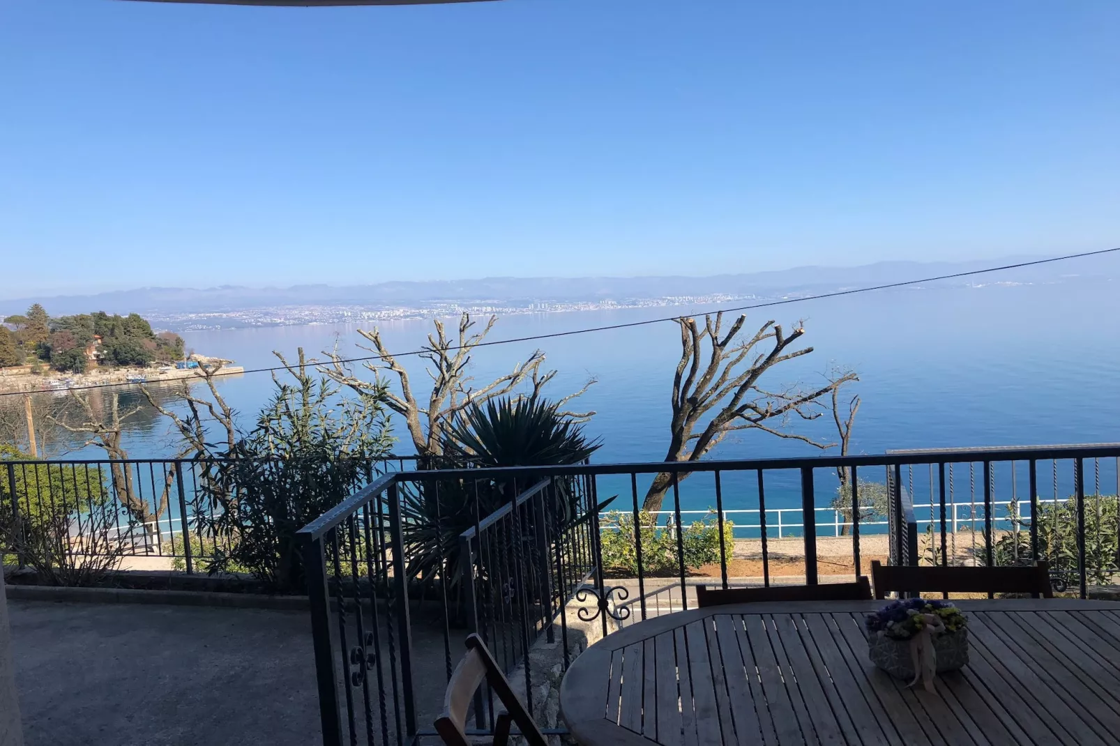 Splendid Beachfront Medveja Apartments - One Bedroom Apartment with Terrace and Sea View 4 - Terras