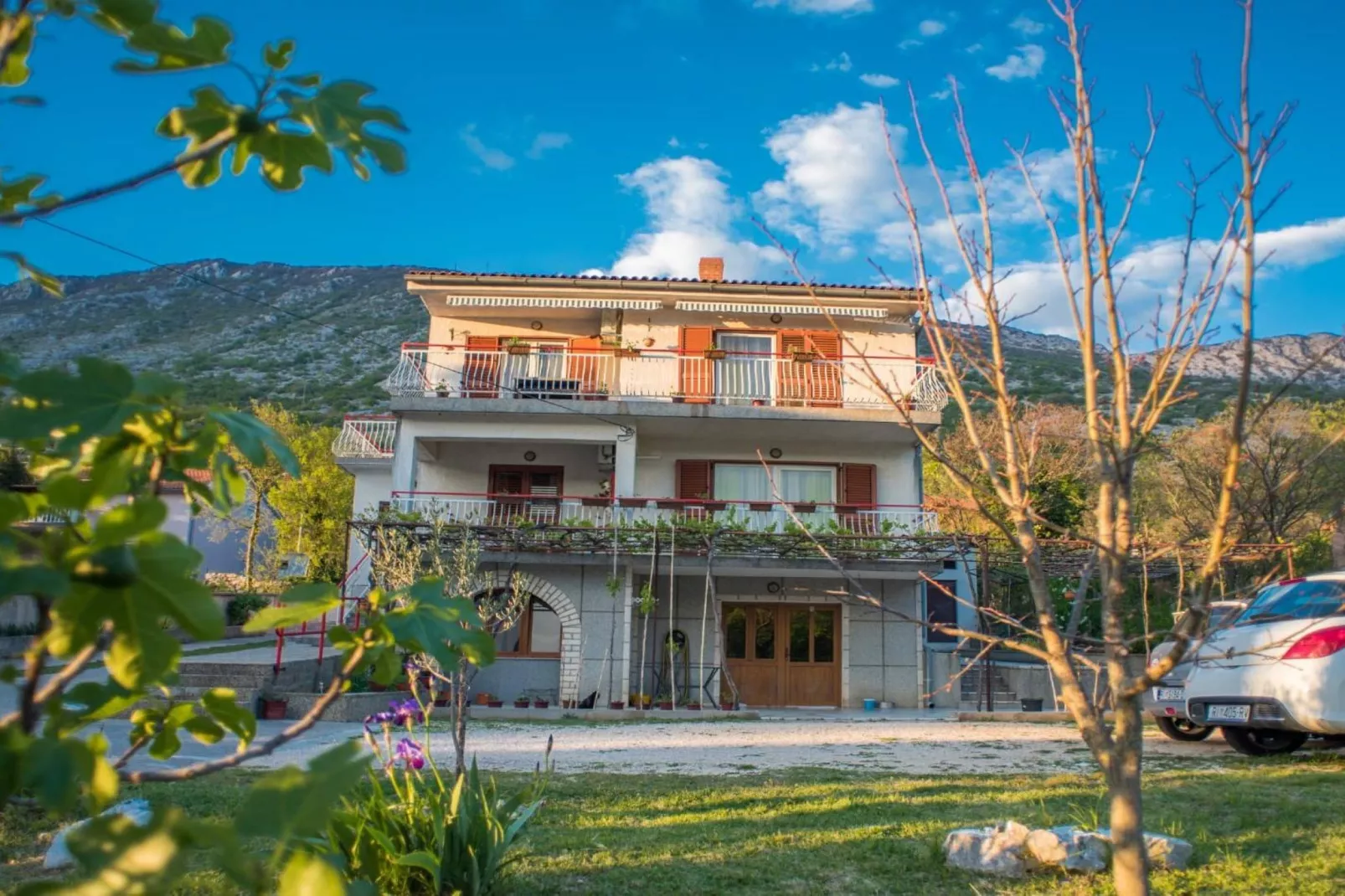 Chic Apartment Tribalj with Private Balcony - One Bedroom Apartment - Buitenlucht