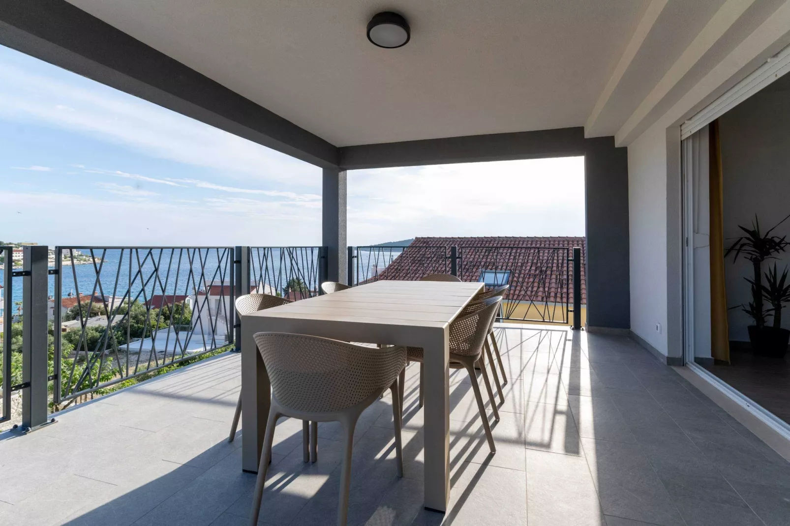Luxury Living at Horizon Retreat - Comfort Three Bedroom Apartment (owner Central S8) - Terrasbalkon