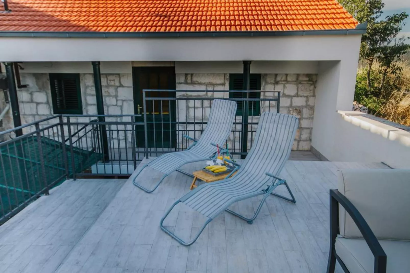 Tranquil Getaway Villa Prapatnica with Pool and Garden - Three  Bedroom Villa with Pool - Terras