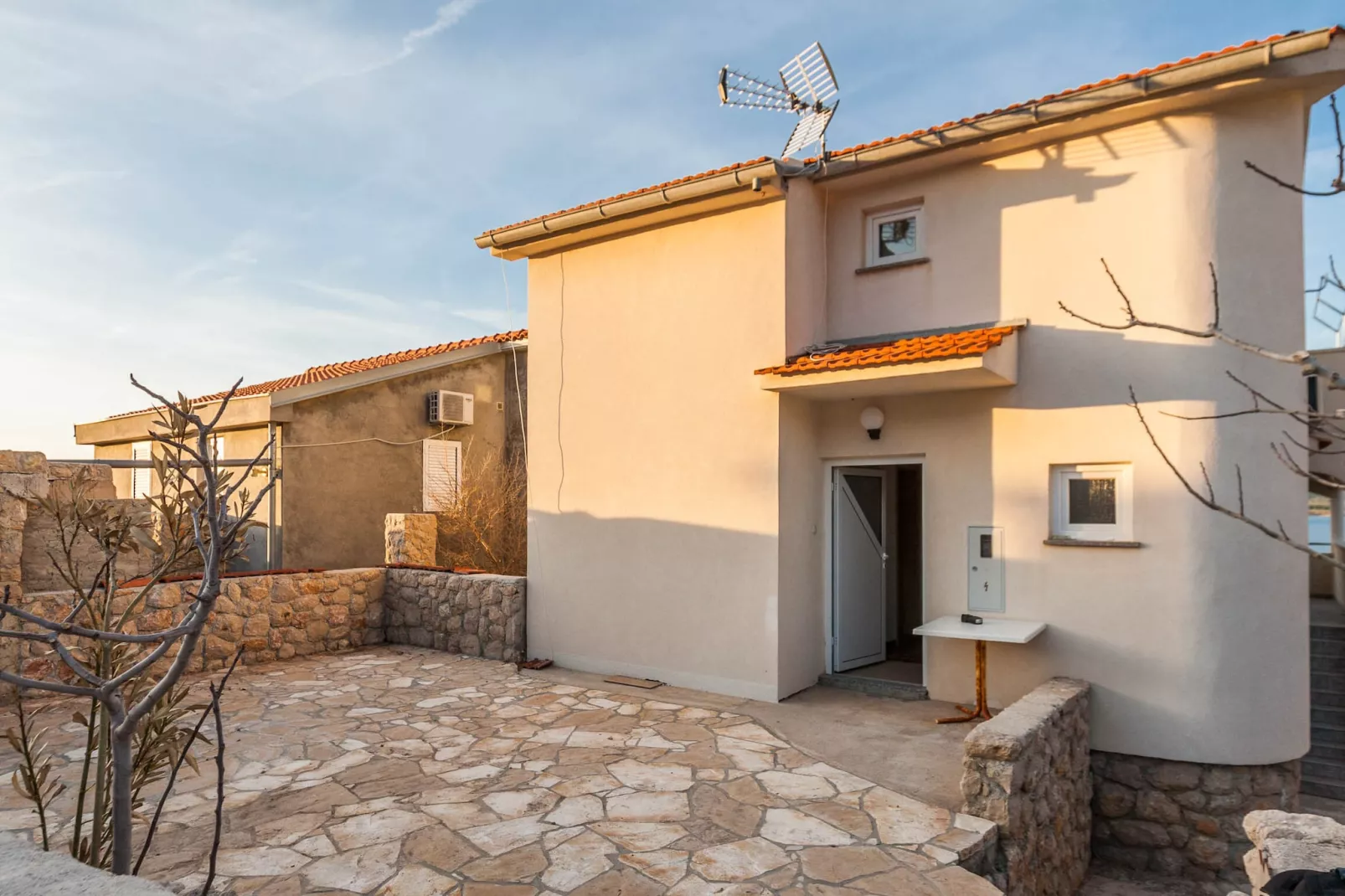 Cozy Apartments in Zadar with Sea and Mountain Views - Studio Apartment (owner 2) - Buitenlucht