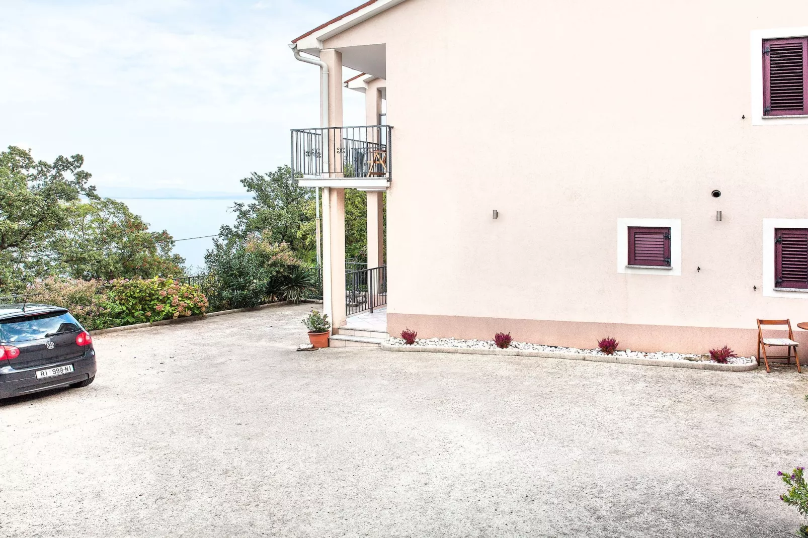 Splendid Beachfront Medveja Apartments - One Bedroom Apartment with Terrace and Sea View 4 - Buitenlucht