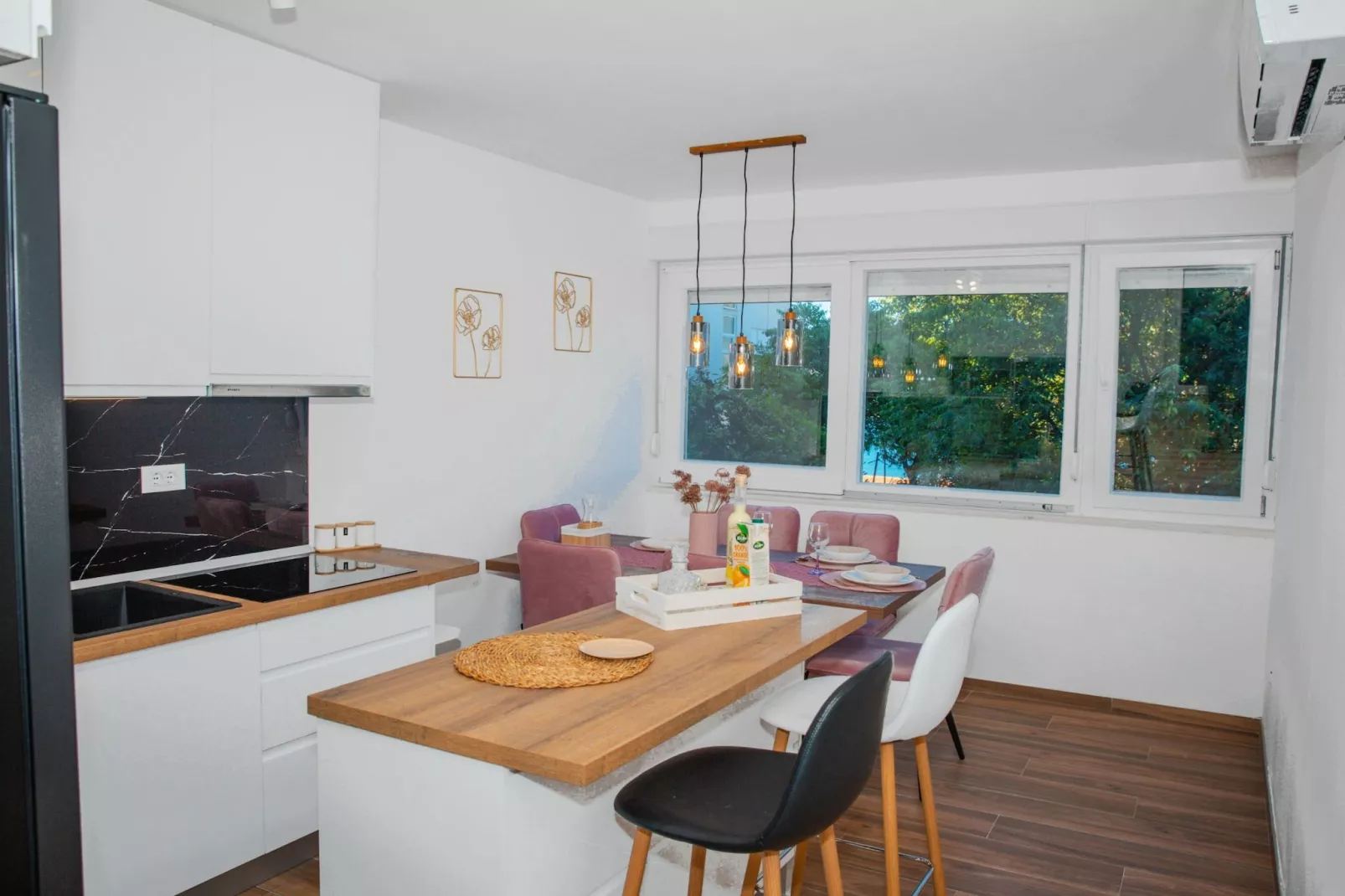 Apartment Matko - Two Bedrom Apartment with Beach View - Eetkamer
