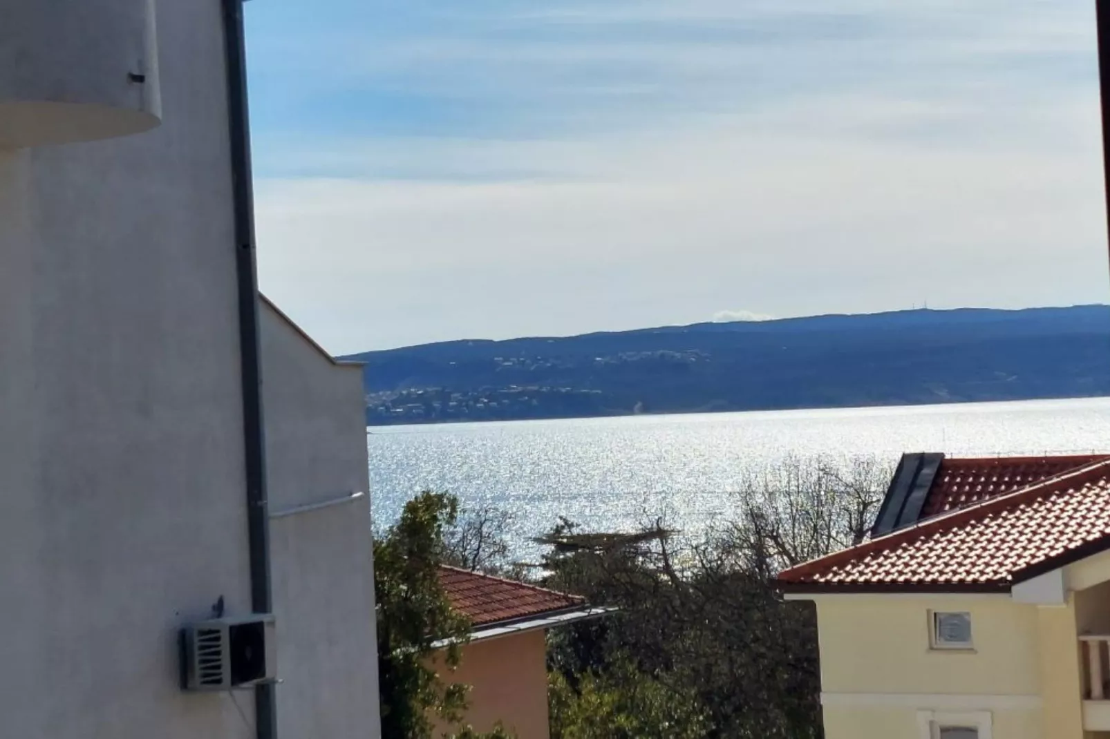 Charming Crikvenica Beachfront Apartment - One Bedroom Apartment - Buitenlucht