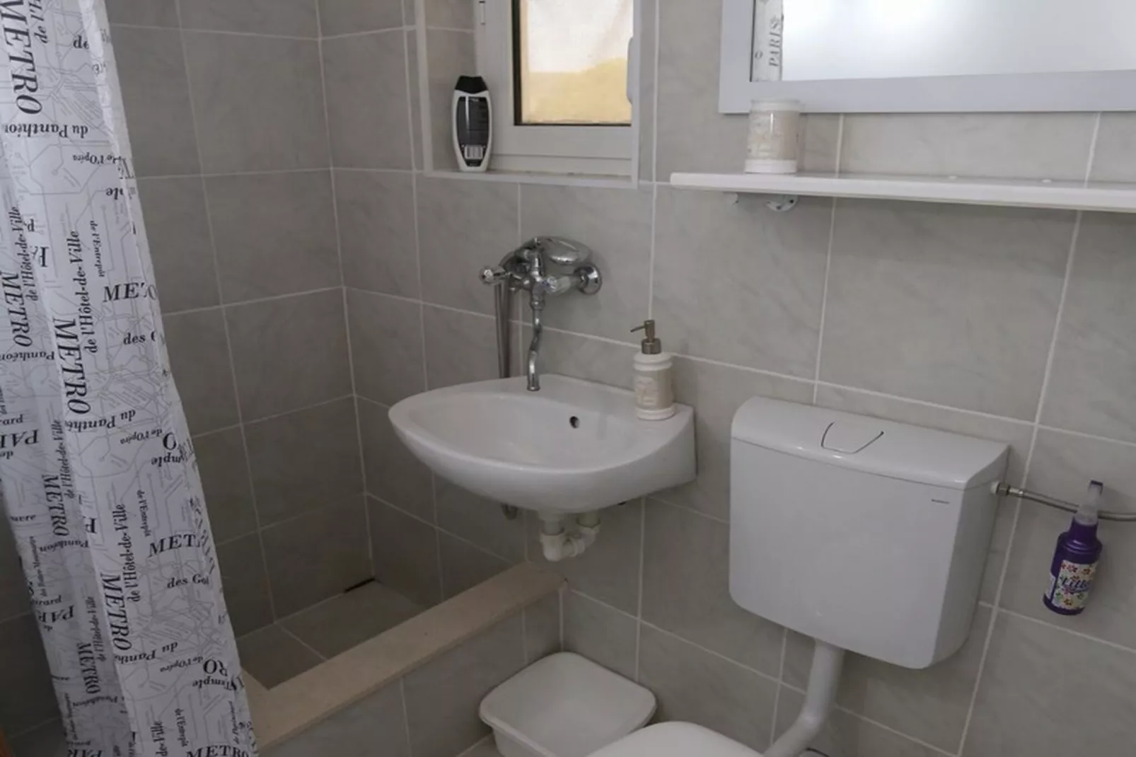Okrug Gornji Luxurious Escape Villa with Pool - Five Bedroom Villa with Pool - Badkamer