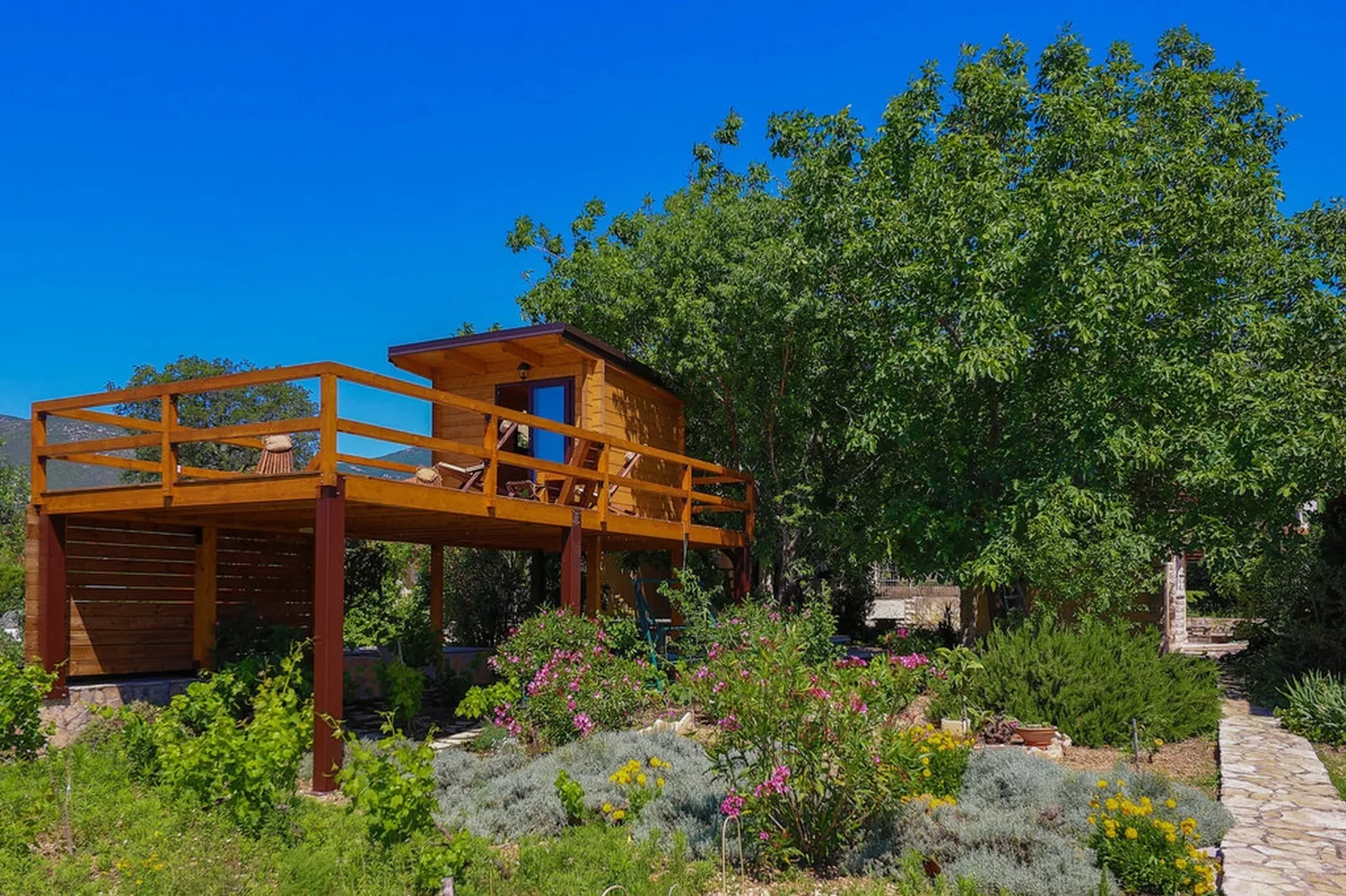 Picturesque Escape Holiday Home with Pool and Sauna - Four Bedroom Holiday Home with Sauna and Pool - Buitenlucht