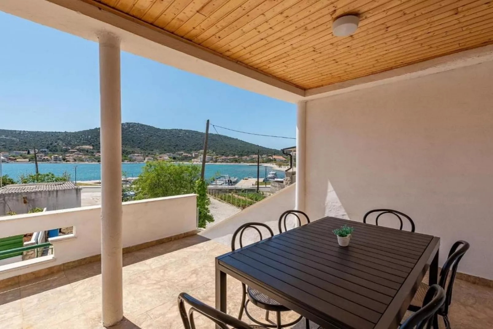 Three Bedroom Holiday Home - Binnen