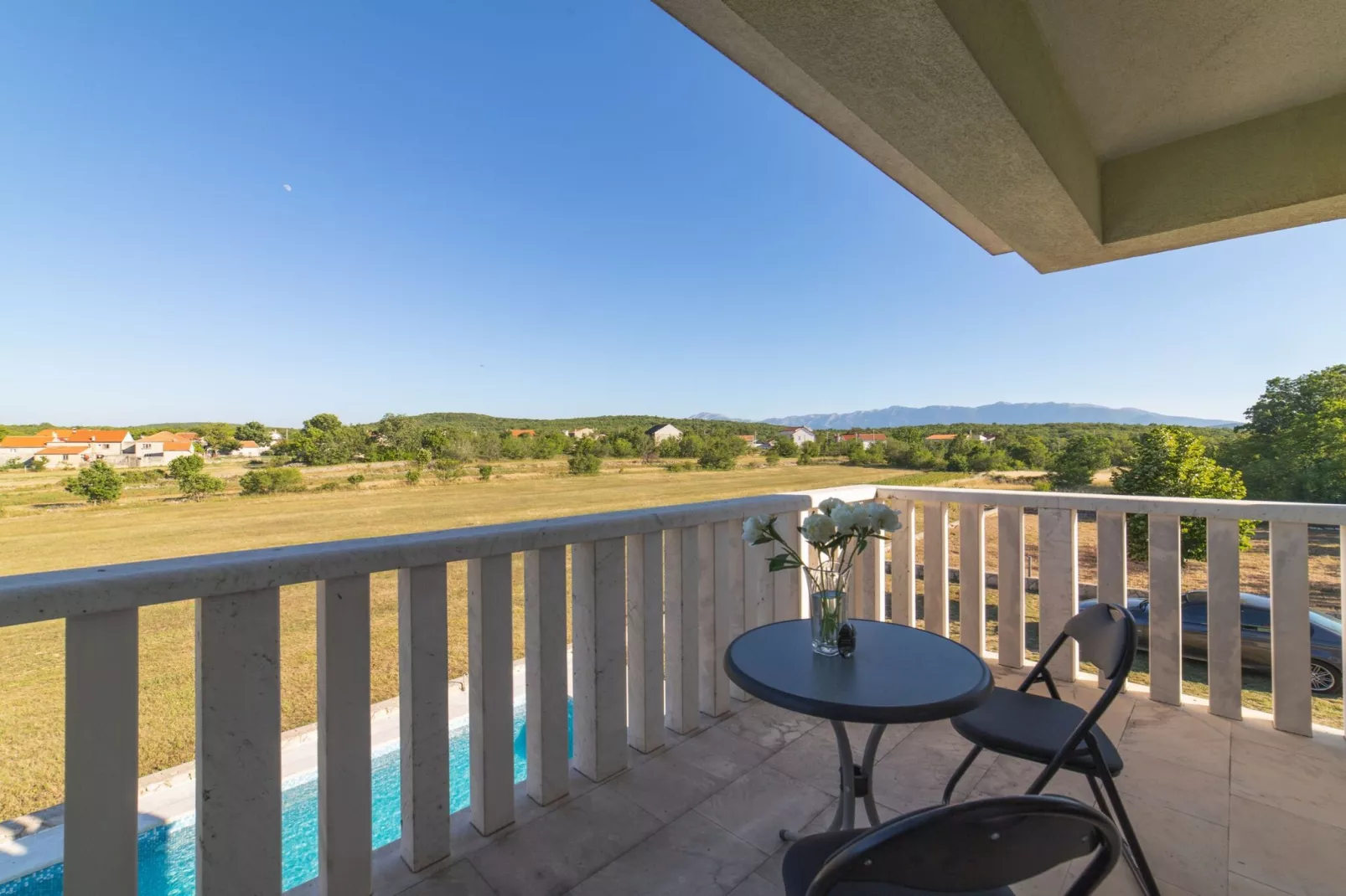 Idyllic Getaway Lovrec Villa with Pool - Five Bedroom Villa with Pool - Terrasbalkon