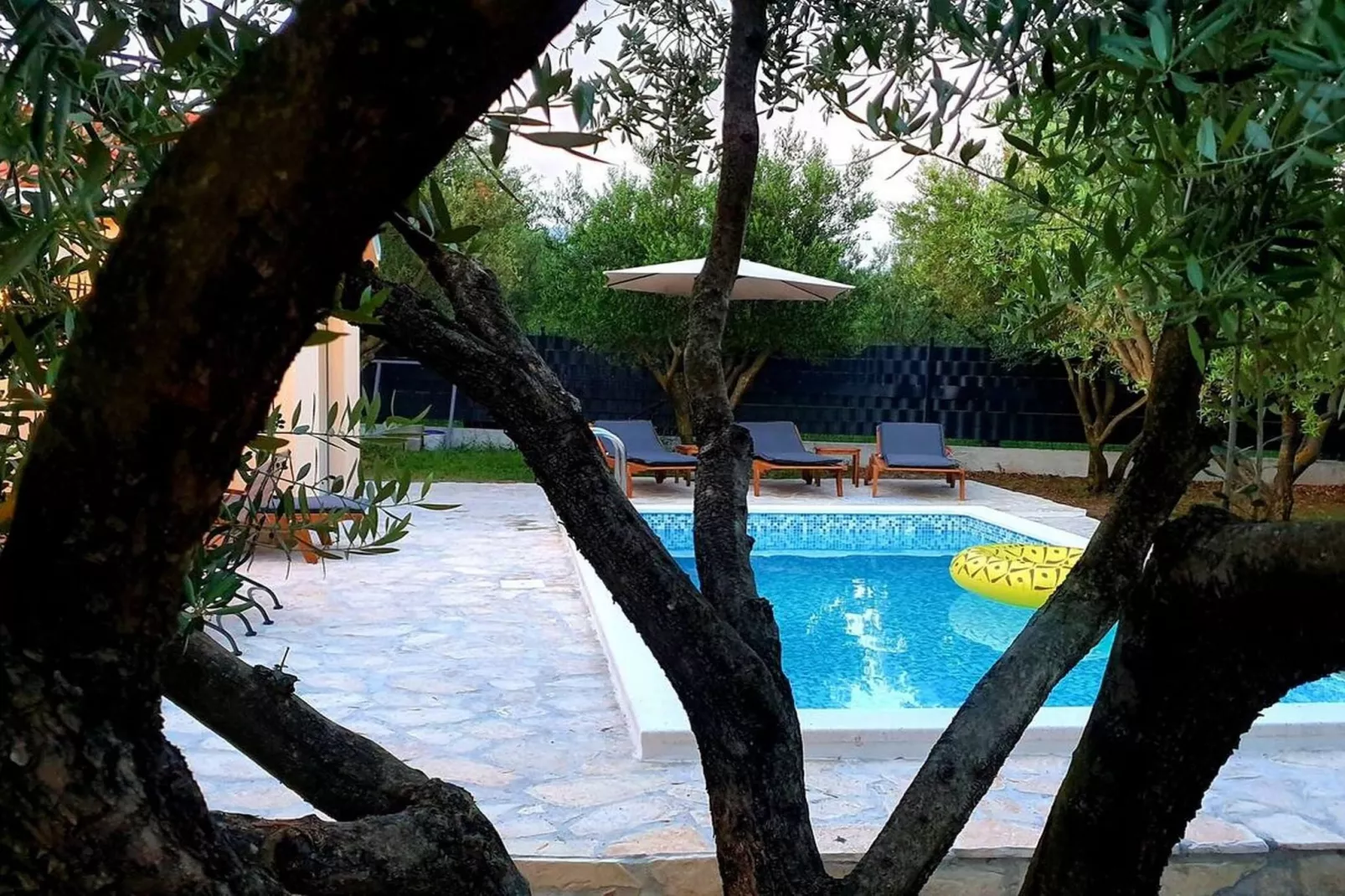 Hidden Gem Holiday Home with Pool in Kastel Stafilic - Two Bedroom Holiday Home with Pool - Zwembad