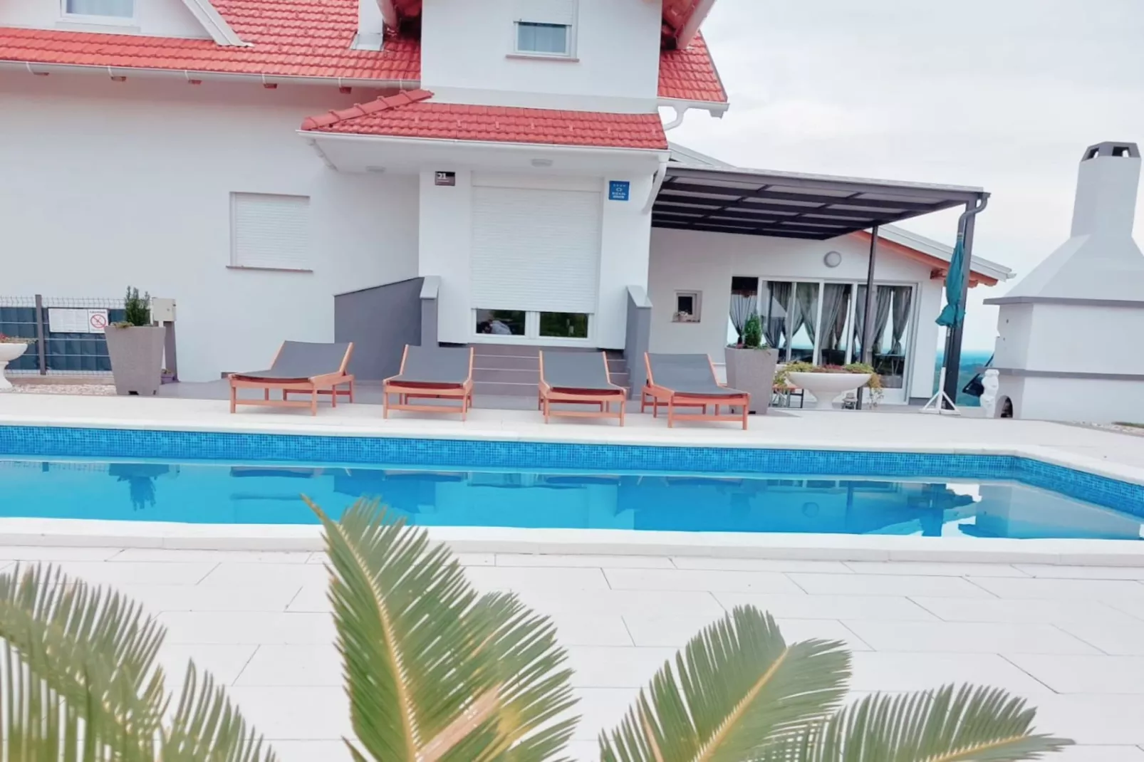 Villa Cerina - Three Bedorom Villa with Outdoor Swimming Pool - Zwembad