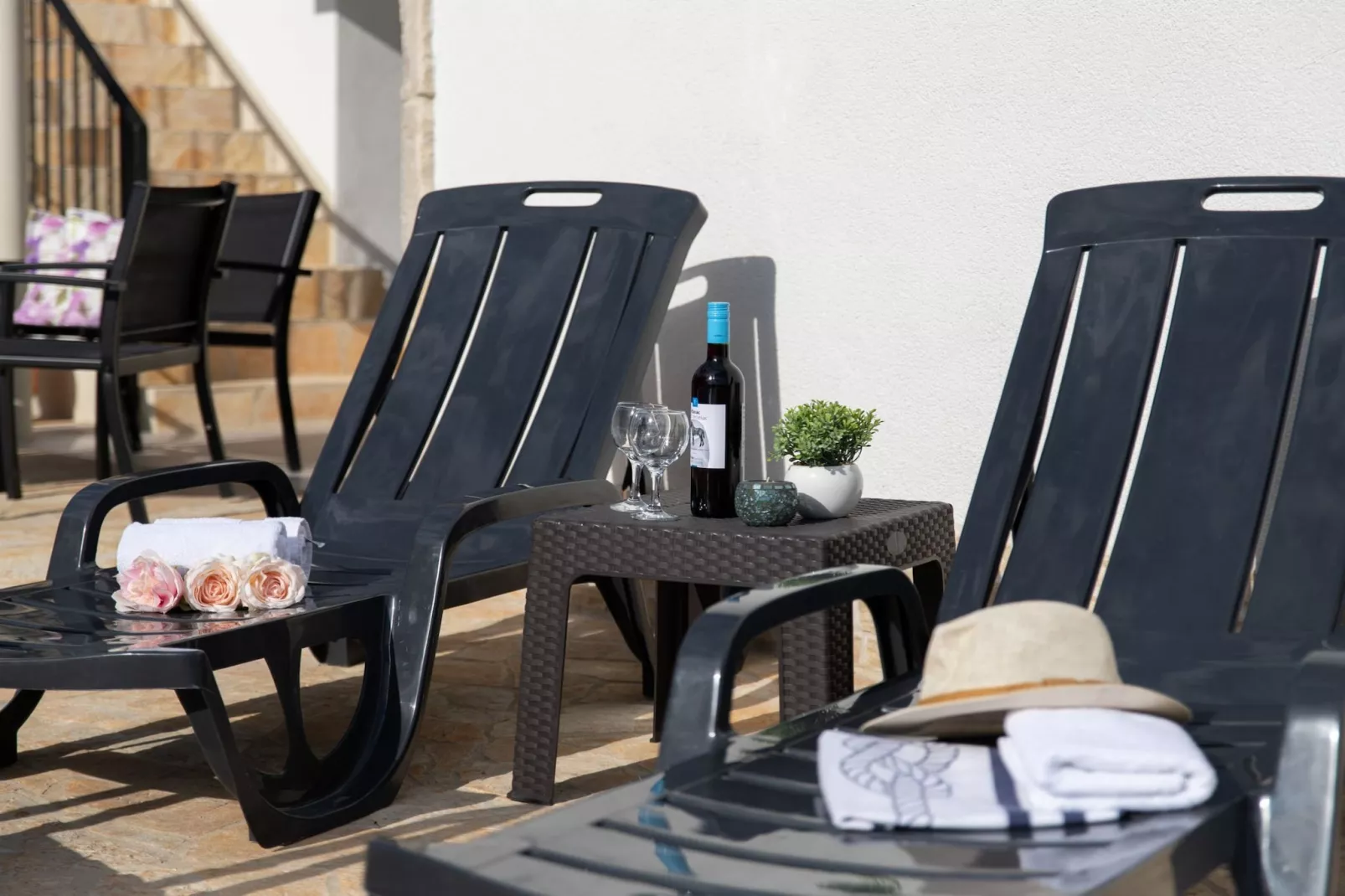 Serene Retreat Holiday Home with Pool - Two Bedroom Holiday Home with Pool - Zwembad