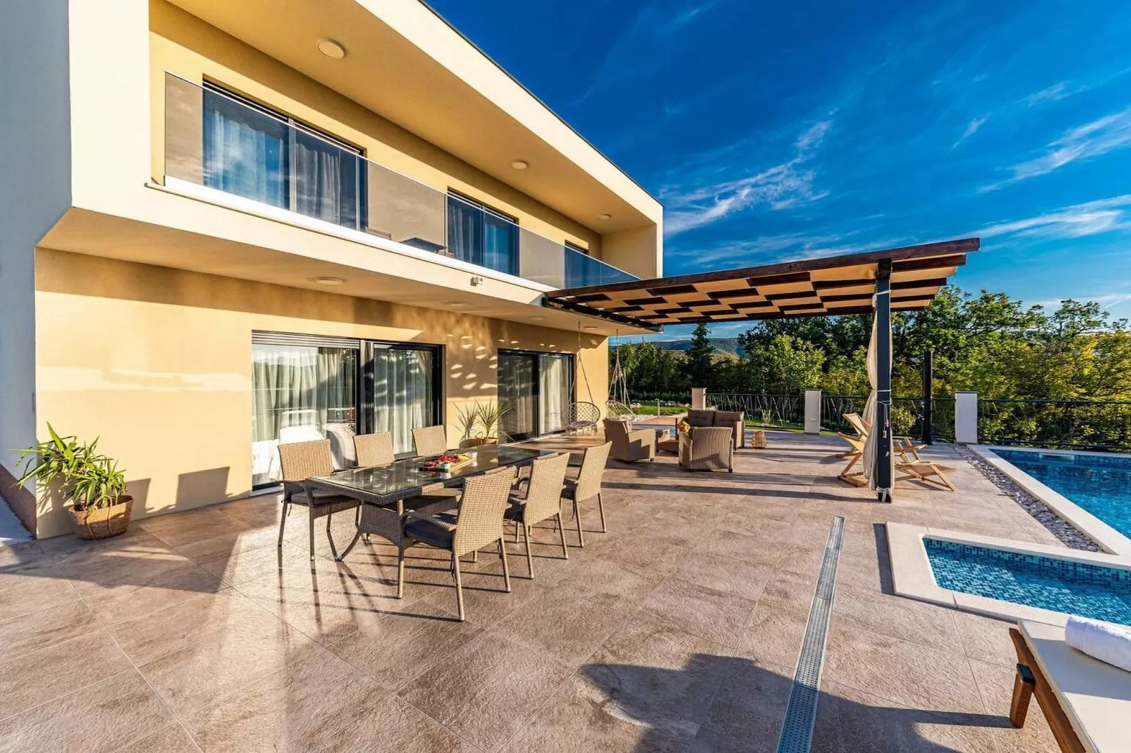 Luxurious Sanctuary Villa Primorski Dolac with Pool - Three Bedroom Villa with Pool - Zwembad
