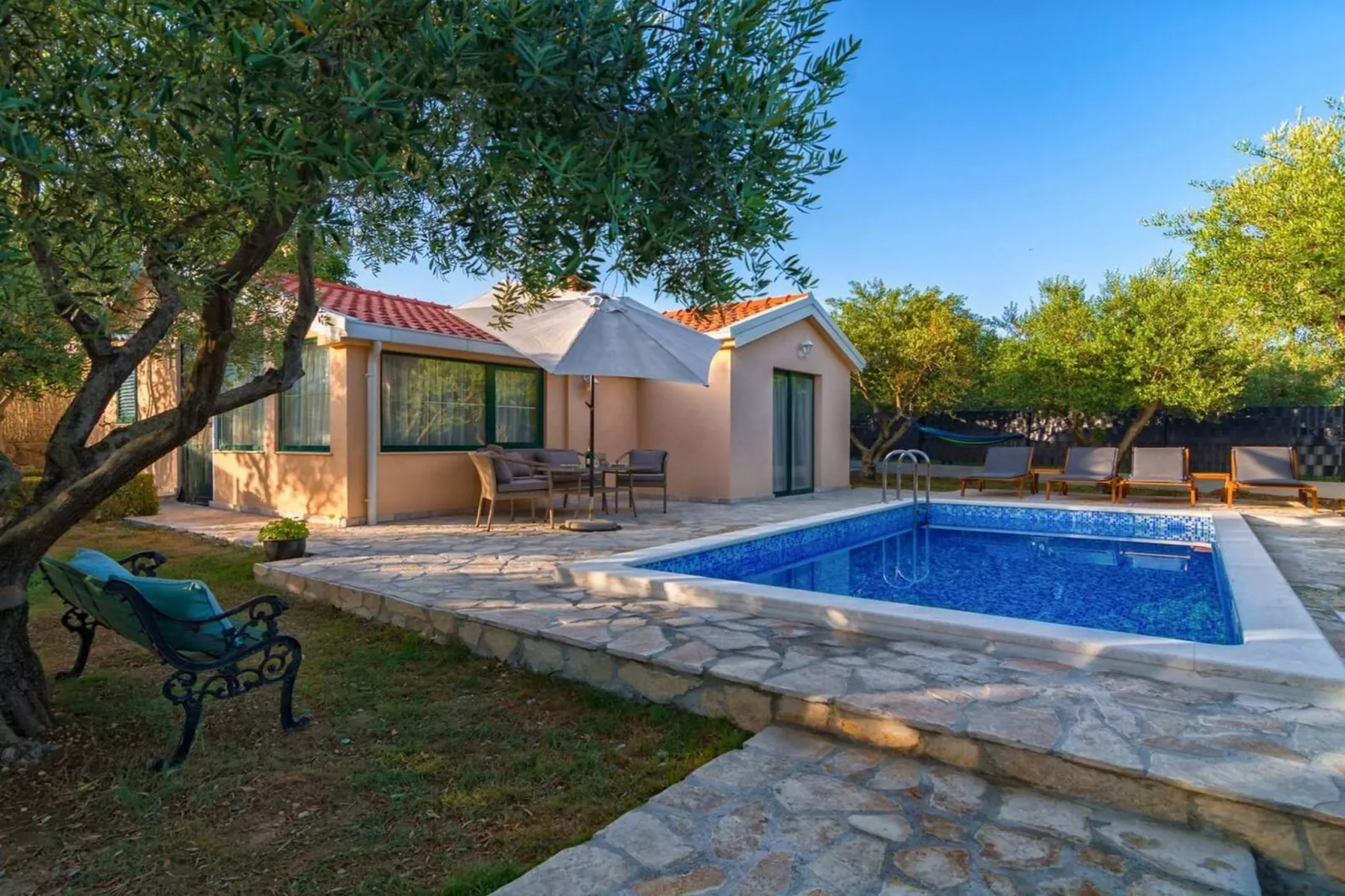 Hidden Gem Holiday Home with Pool in Kastel Stafilic - Two Bedroom Holiday Home with Pool - Zwembad