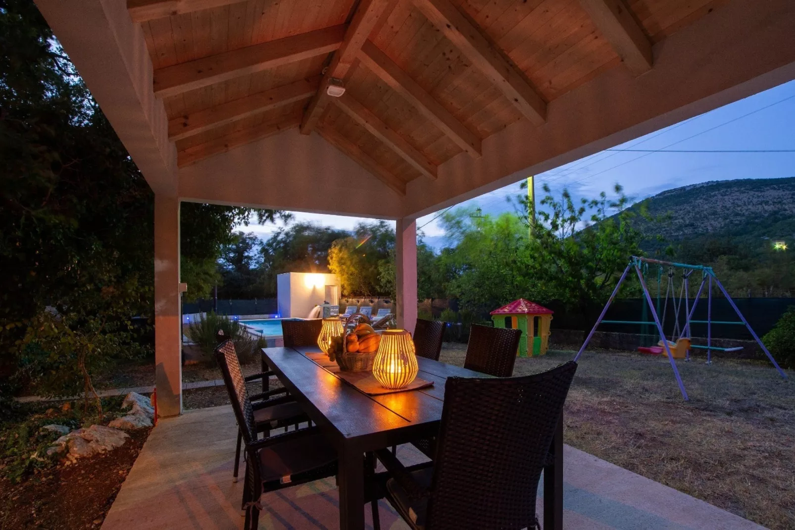 Spacious Prgomet Retreat with Private Pool, Fitness Centre, and Garden - Three Bedroom Villa - Tuinen zomer