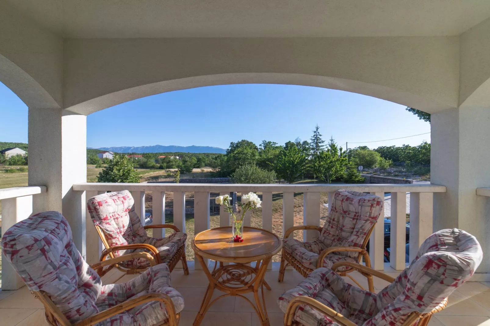 Idyllic Getaway Lovrec Villa with Pool - Five Bedroom Villa with Pool - Terrasbalkon