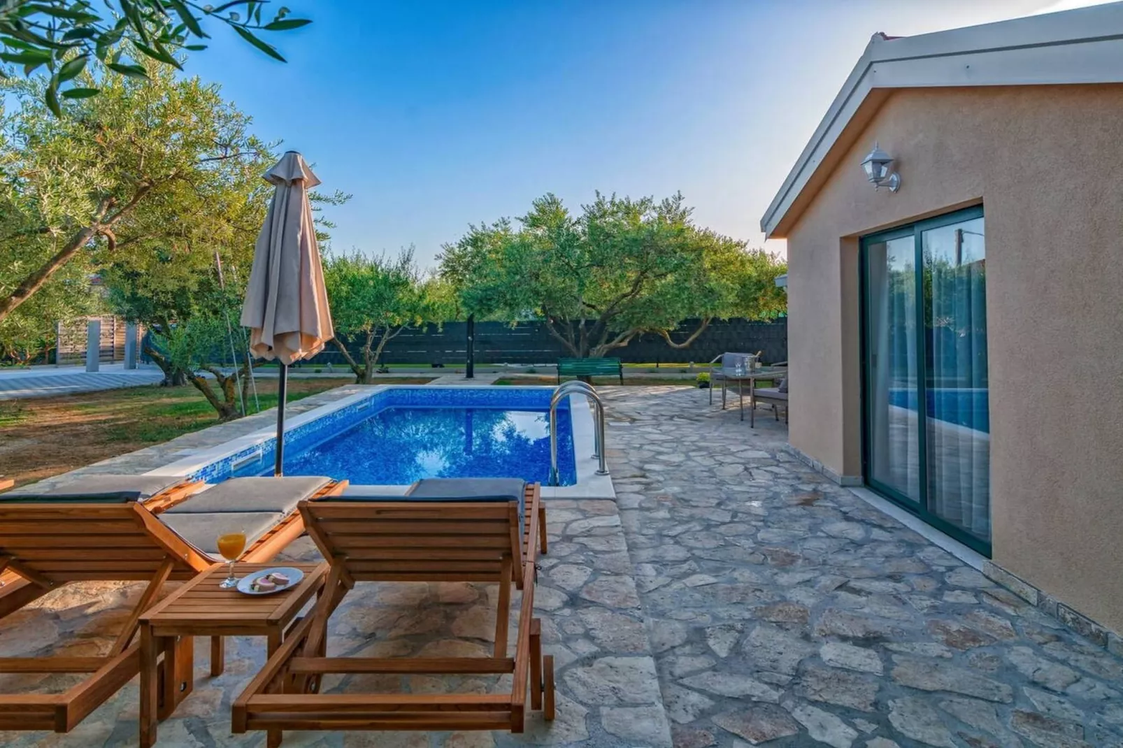Hidden Gem Holiday Home with Pool in Kastel Stafilic - Two Bedroom Holiday Home with Pool - Zwembad