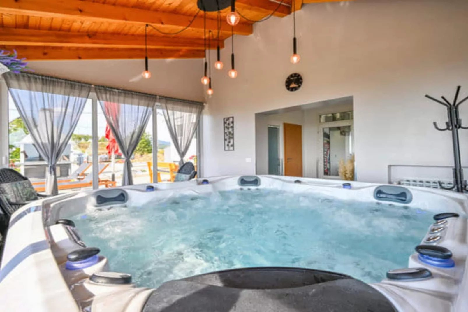 Villa Cerina - Three Bedorom Villa with Outdoor Swimming Pool - Spa