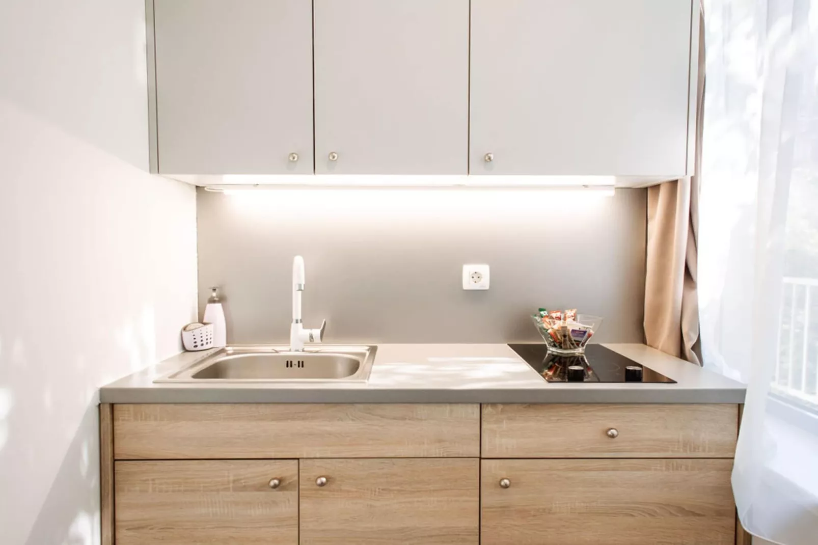 Stylish Apartments with Osijek Near Top Attractions - Standard Studio Apartment  - Maks 3 - Keuken