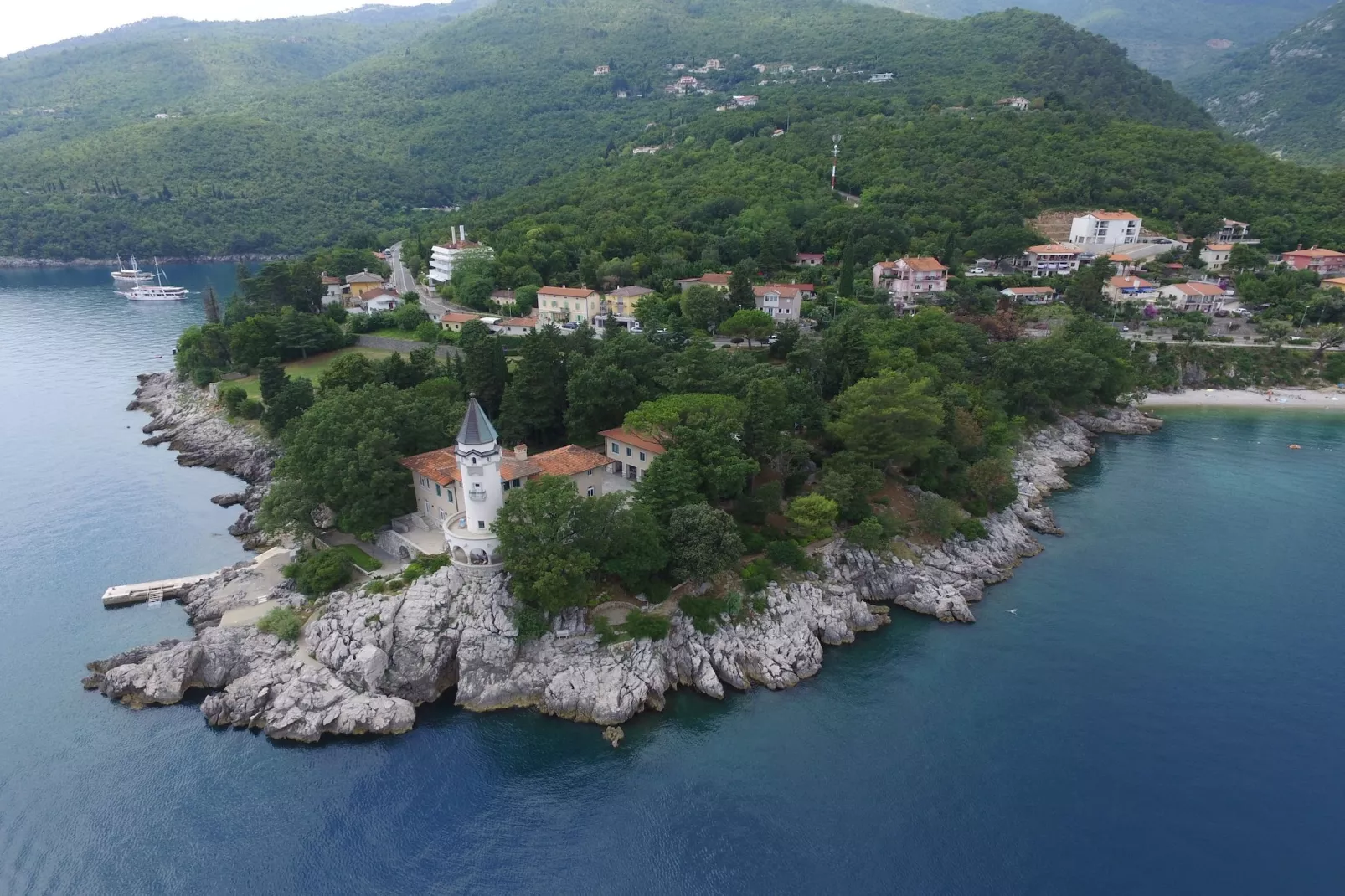 Splendid Beachfront Medveja Apartments - Deluxe Two Bedroom Apartment with Terrace and Sea View - Uitzicht