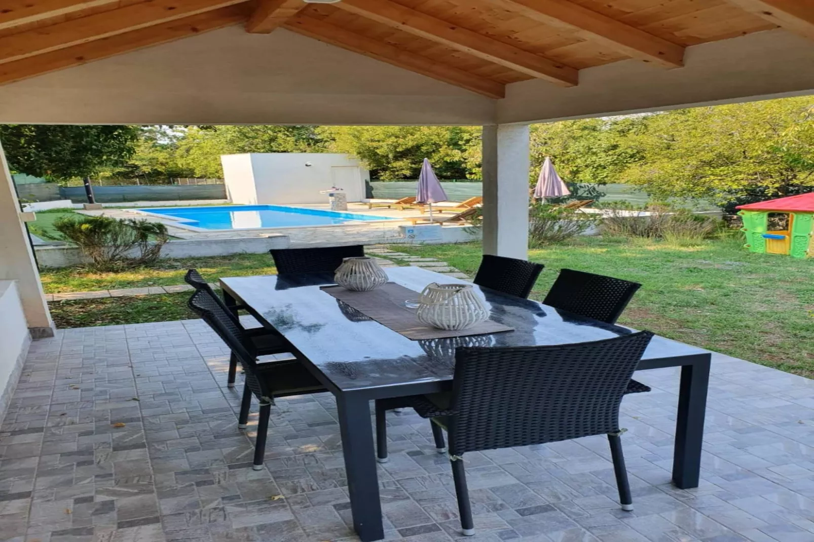 Spacious Prgomet Retreat with Private Pool, Fitness Centre, and Garden - Three Bedroom Villa - Tuinen zomer