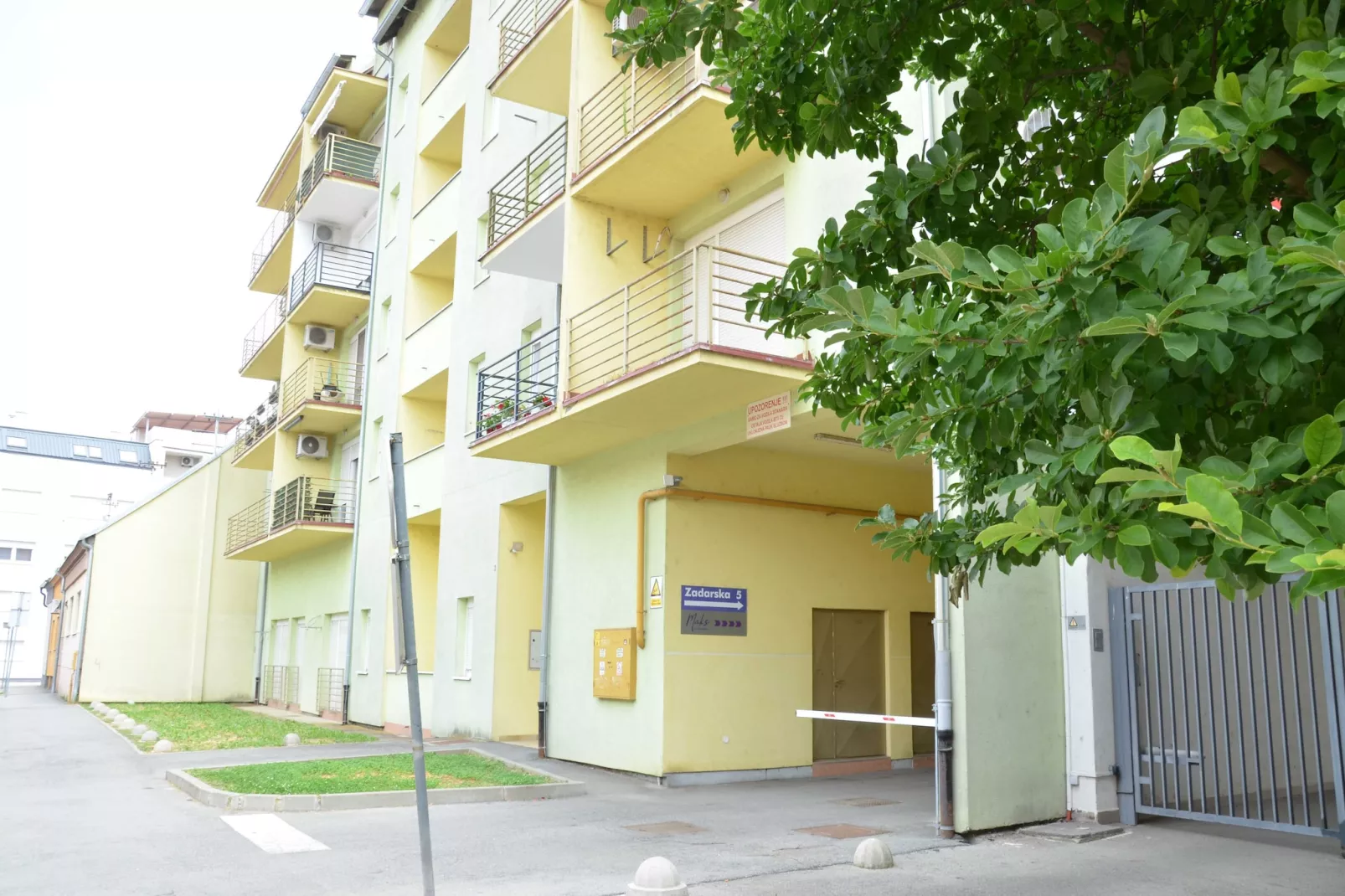 Stylish Apartments with Osijek Near Top Attractions - Comfort Studio Apartment - Maks - Buitenlucht