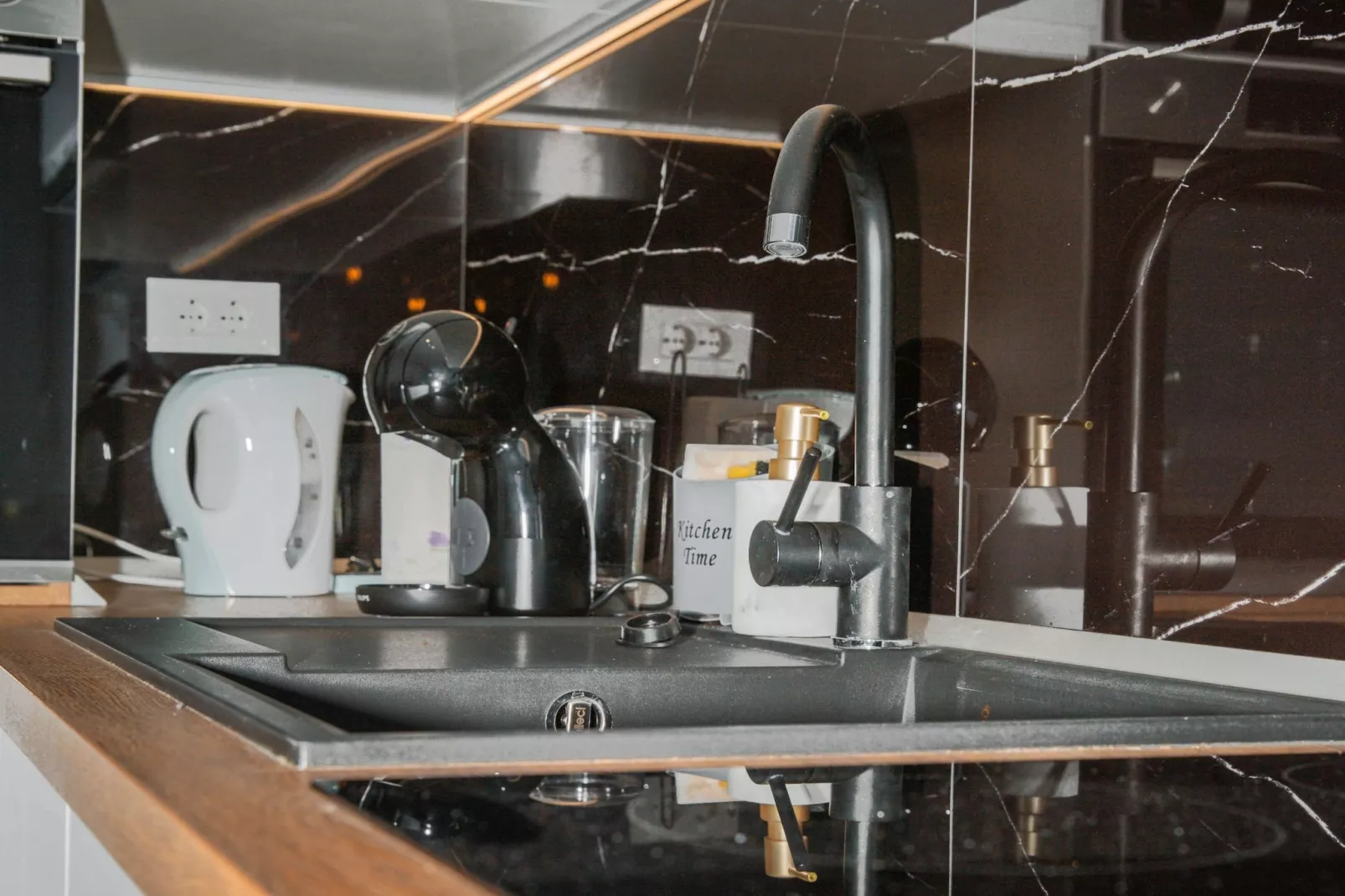 Apartment Matko - Two Bedrom Apartment with Beach View - Keuken