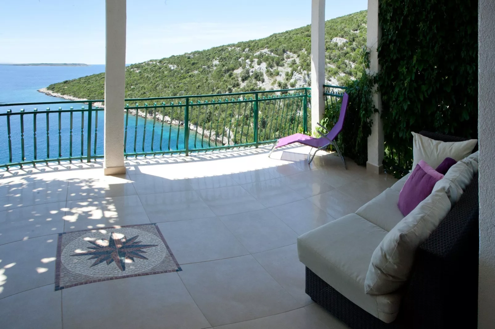Wonderful Visinisce Apartments with Terrace and Sea Views - Standard Two Bedroom Apartment  (Owner 1) - Terras