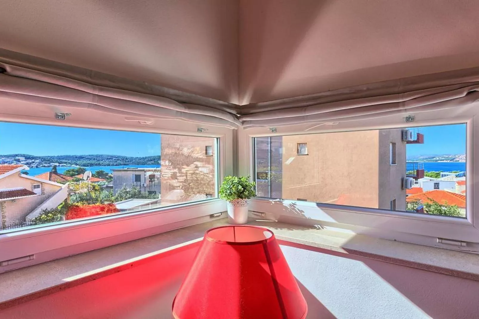 Luxury Apartment Okrug Gornji with Sea View and Pool - Three Bedroom Apartment with Sea View and Pool - Uitzicht