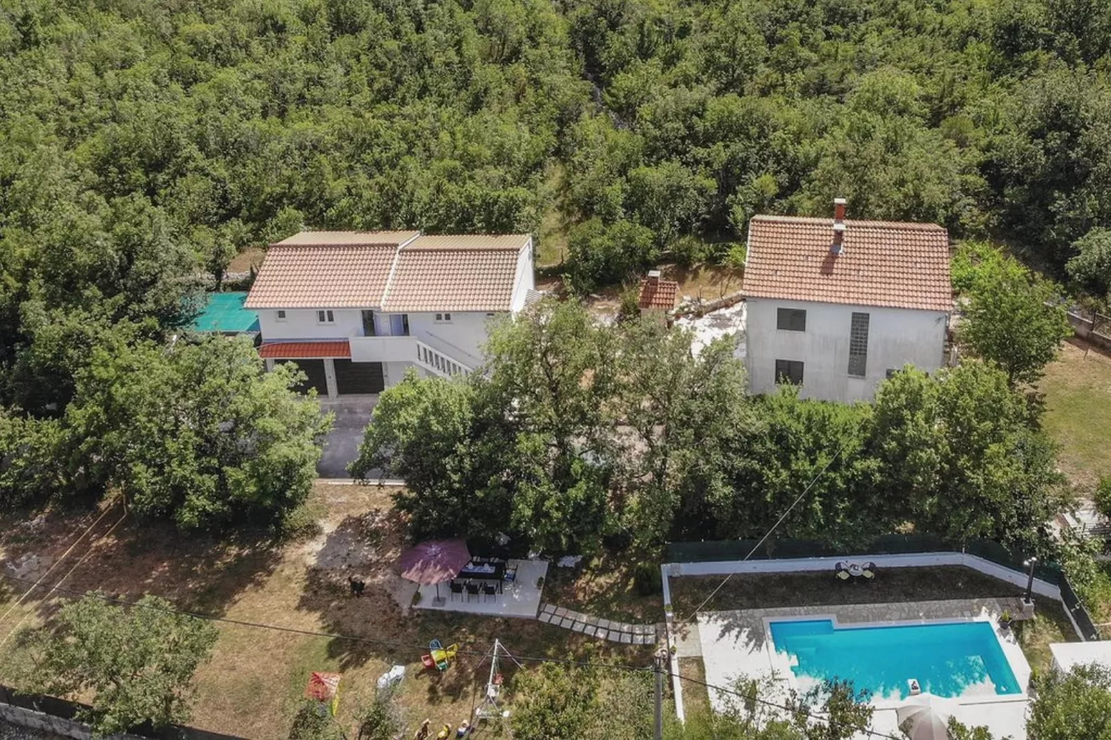 Spacious Prgomet Retreat with Private Pool, Fitness Centre, and Garden - Three Bedroom Villa - Buitenlucht