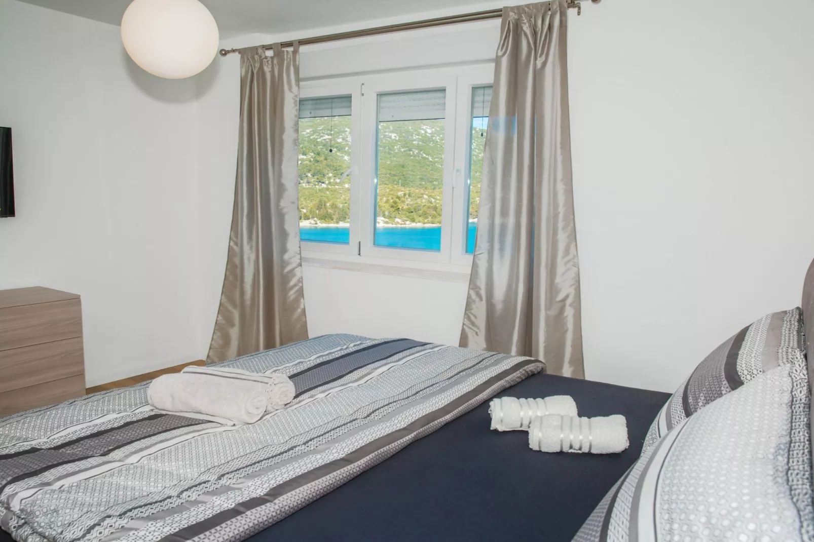 Apartment Matko - Two Bedrom Apartment with Beach View - Slaapkamer