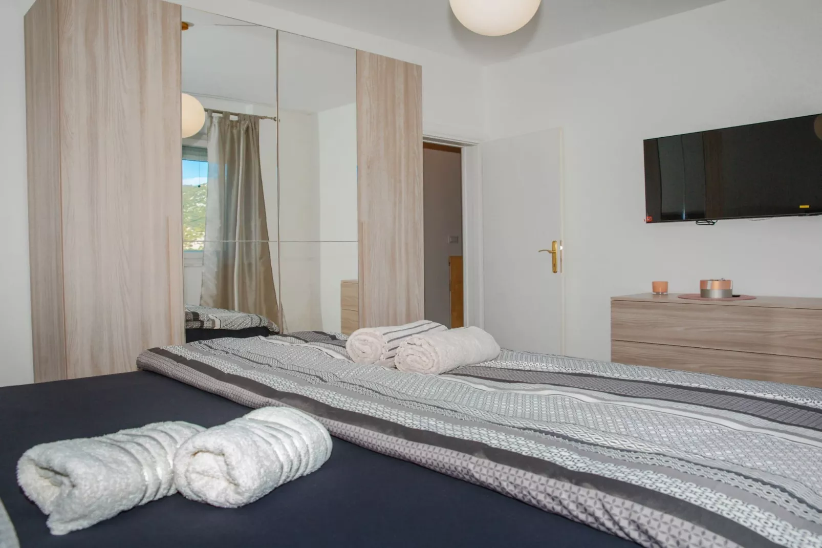 Apartment Matko - Two Bedrom Apartment with Beach View - Slaapkamer