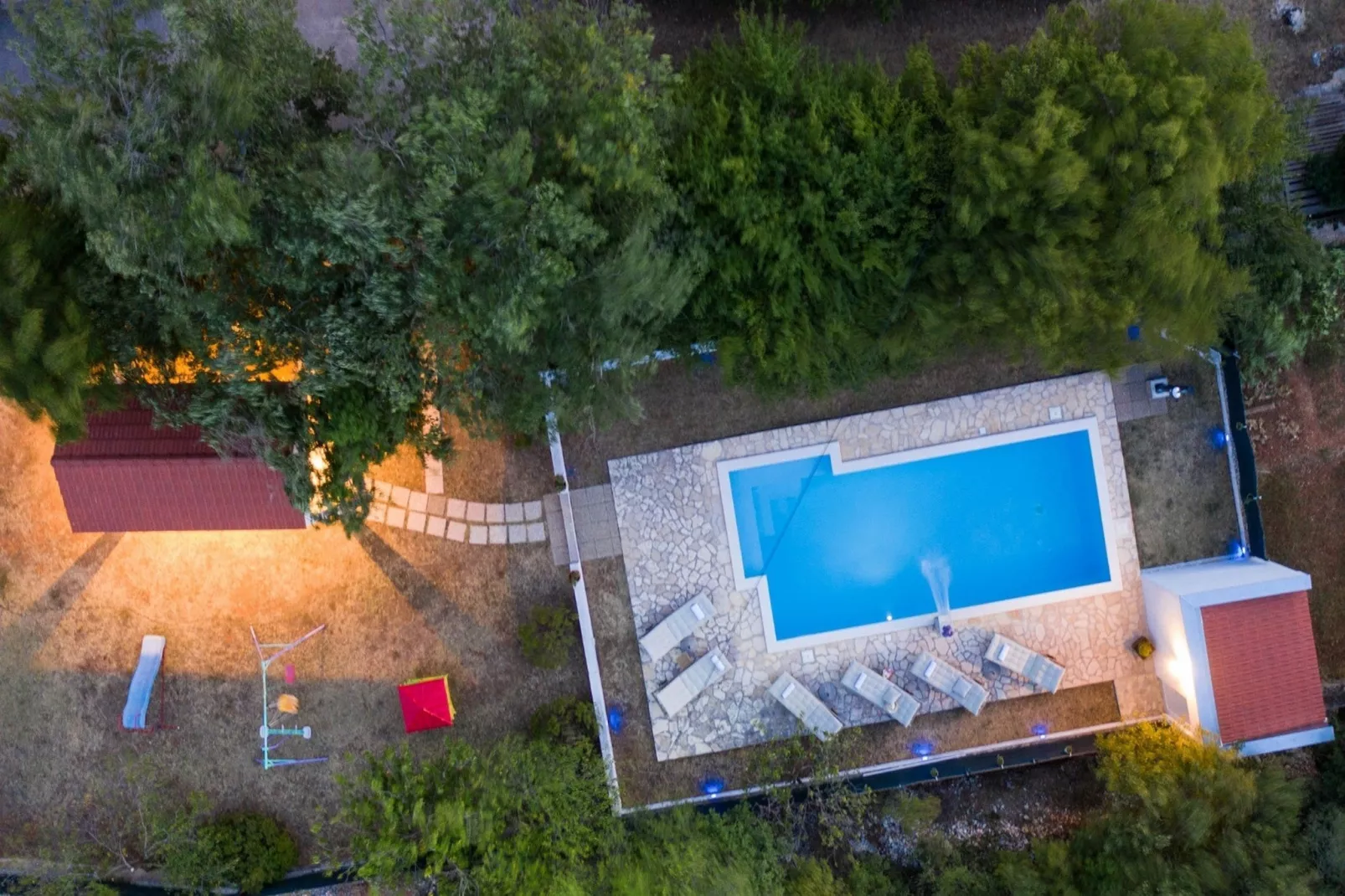 Spacious Prgomet Retreat with Private Pool, Fitness Centre, and Garden - Three Bedroom Villa - Zwembad
