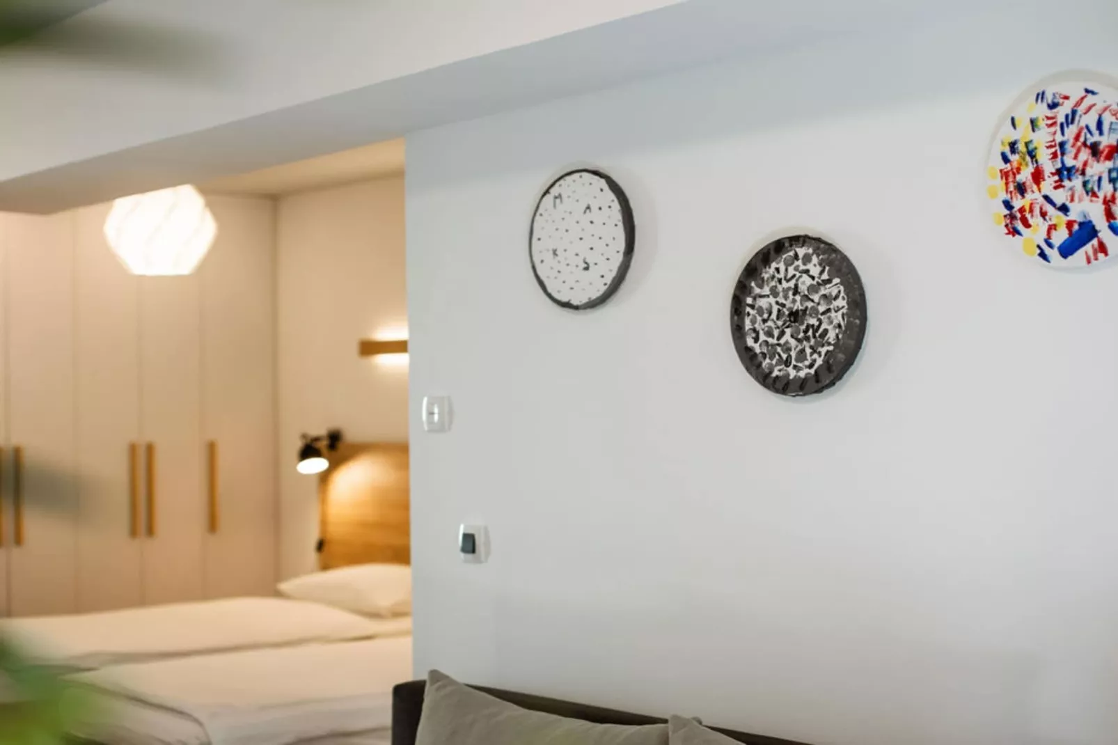 Stylish Apartments with Osijek Near Top Attractions - Standard Studio Apartment  - Maks 3 - Slaapkamer