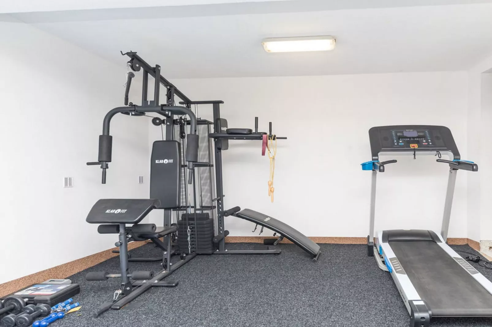 Relaxing Holiday Home with Pool, Fitness Area, and Entertainment Facilities - Six Bedroom Holiday Home - Sportzaal