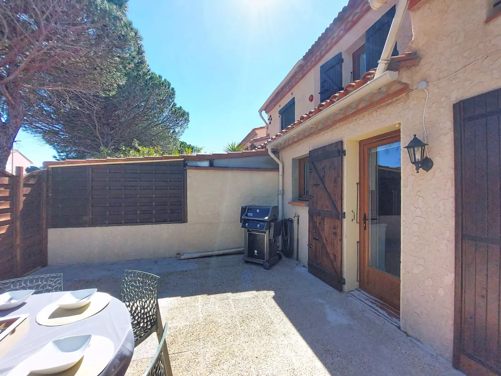 Le Mas des Oliviers - Buiten