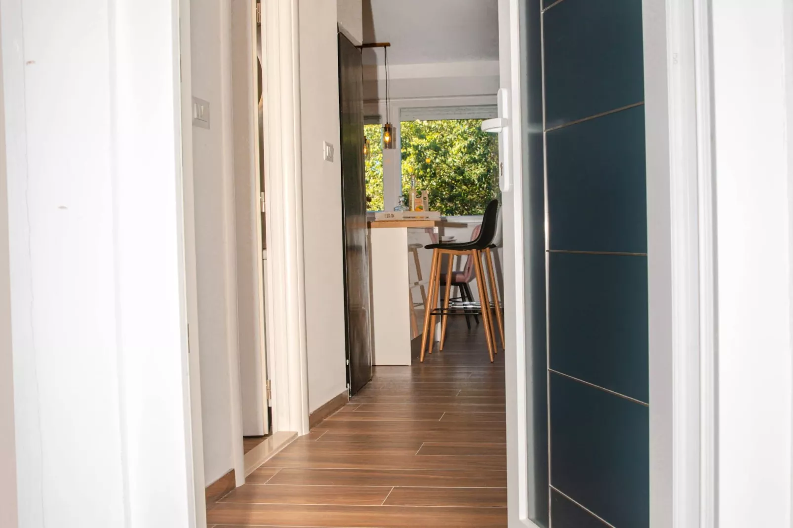 Apartment Matko - Two Bedrom Apartment with Beach View - Binnen