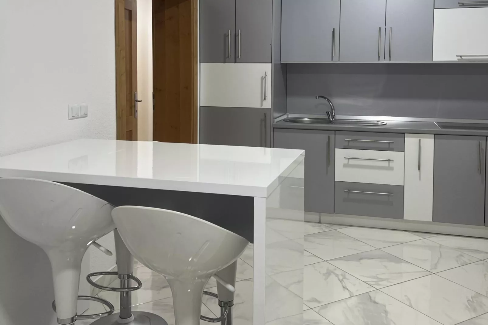 Apartment Lavaran 2 - Eetkamer