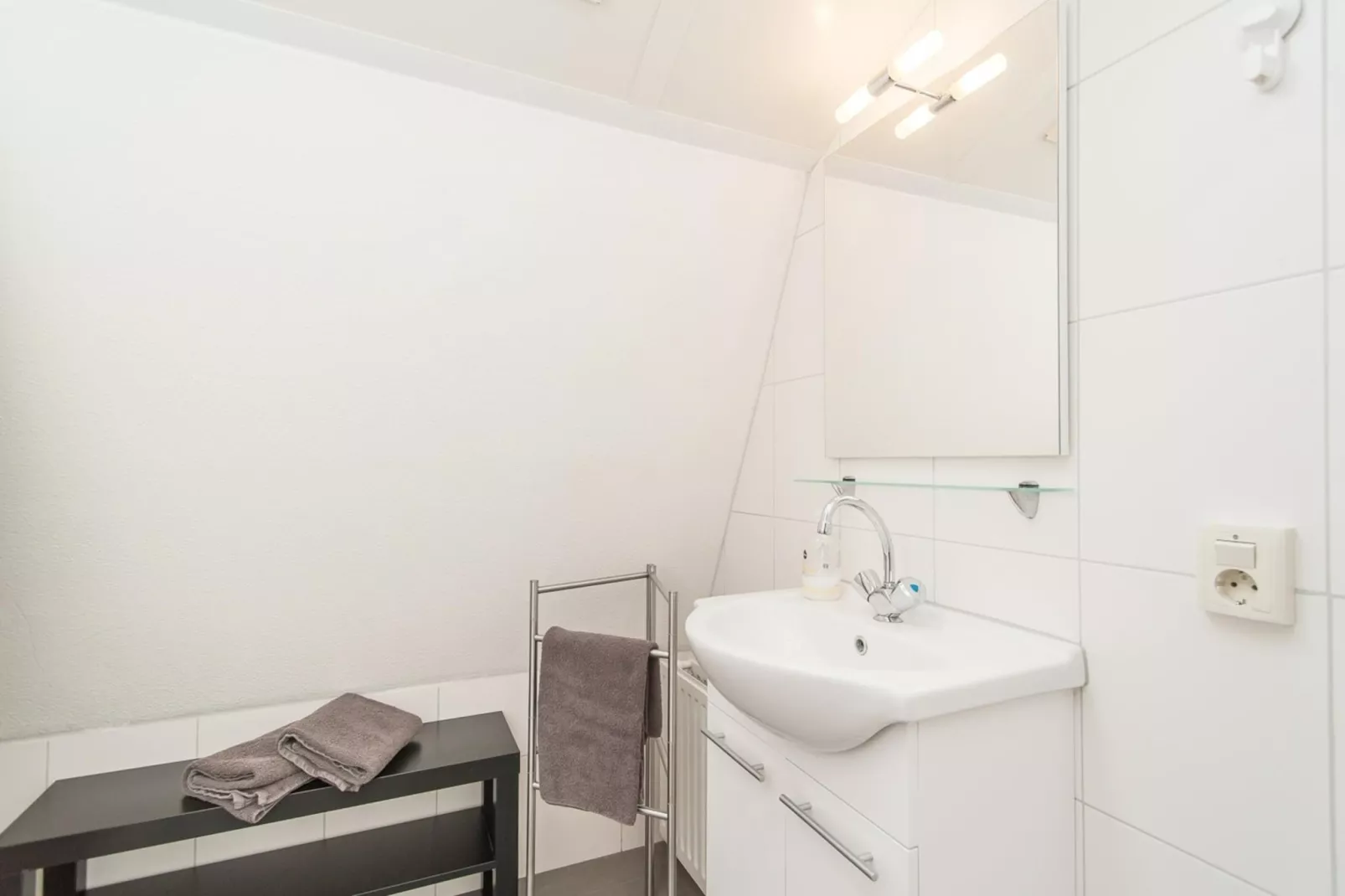 Bungalow 4-persoons (2 slaapkamers) - Badkamer