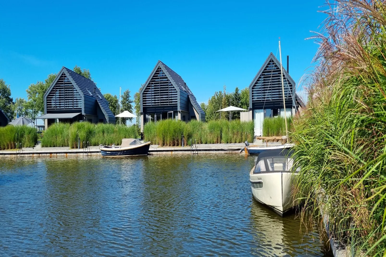 Watervilla Ien - Buitenkant zomer