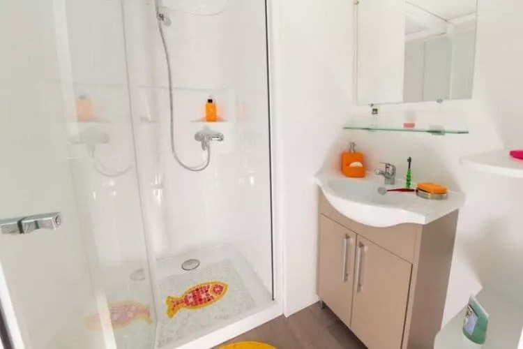 Caravanpark Domaine Sainte Véziane Bessan  Mobilhome Confort 3ch 6p-Badkamer