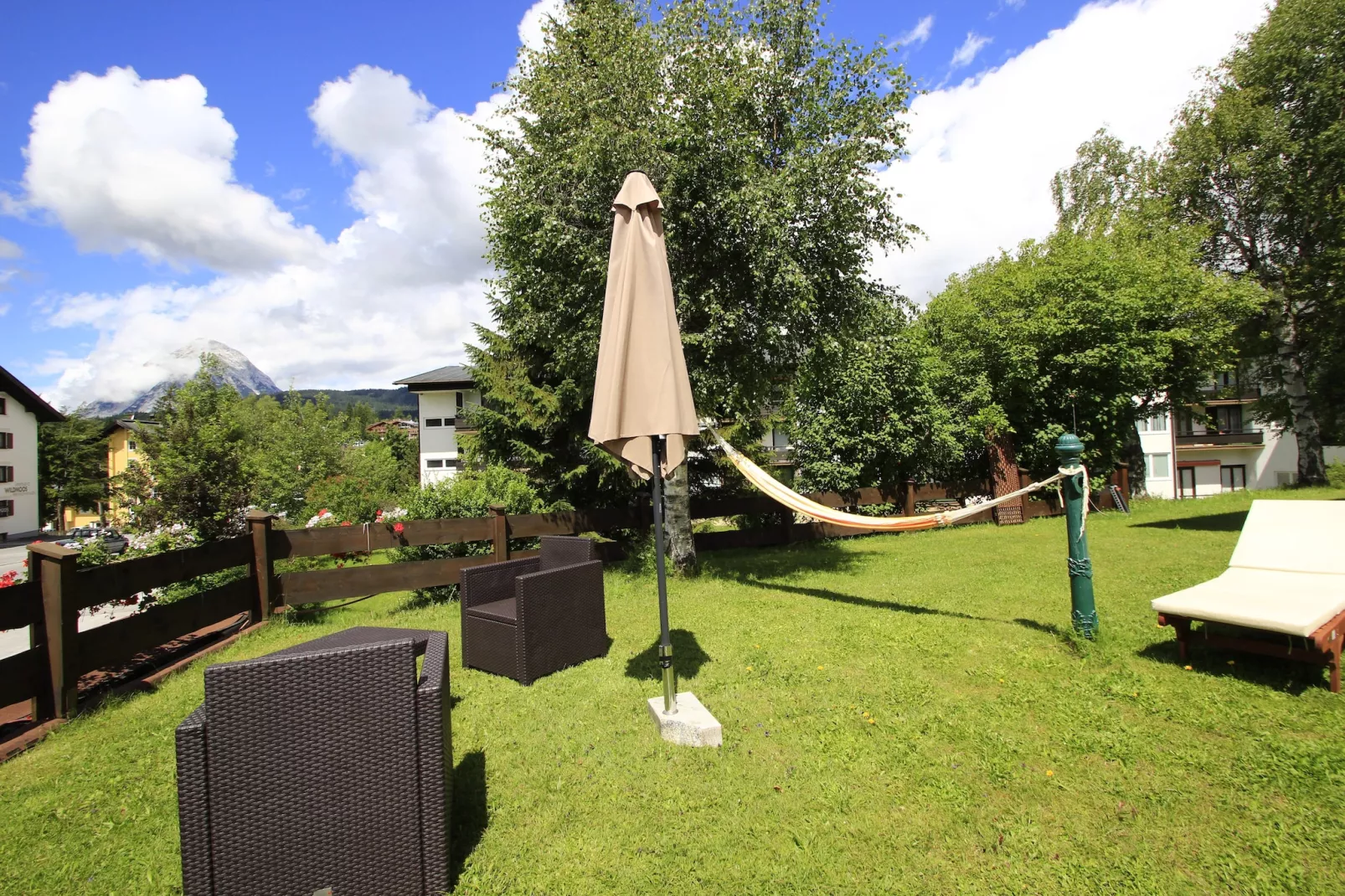 Menardi Penthouse AA - Tuinen zomer