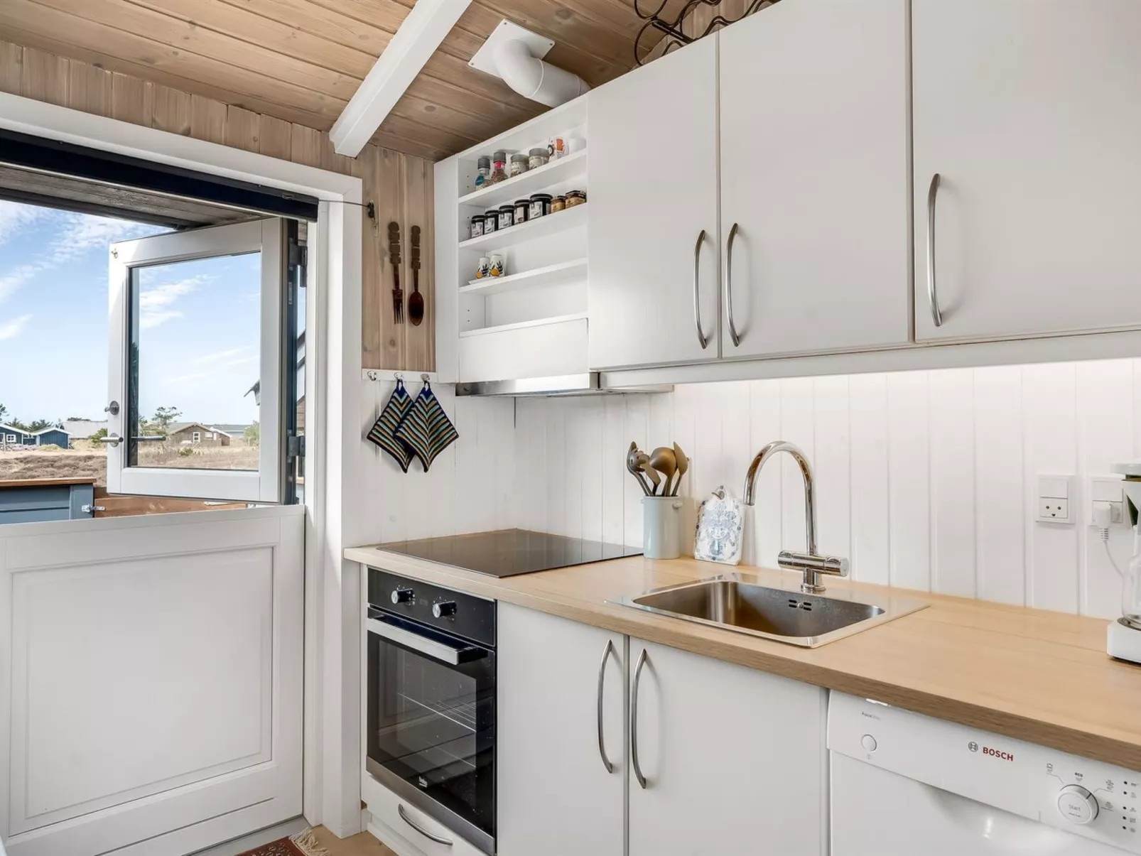 "Severina" - 900m from the sea - Binnen
