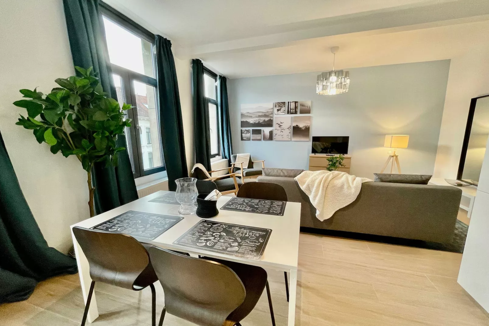 Luxury Dlx 1BR Near Fashion District by OneLuxStay - Eetkamer
